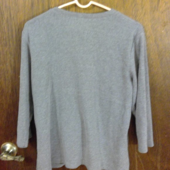 Croft & Barrow XL Gray V-neck Sweater - Picture 3 of 3